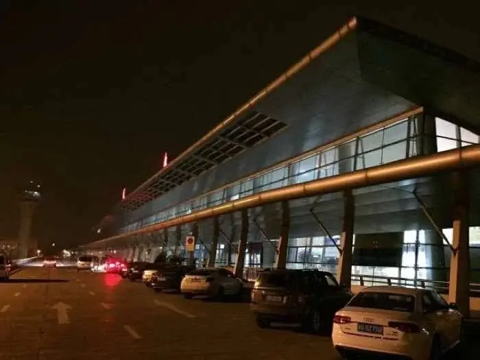 صورة موثقة للمكان — مطار إيوو